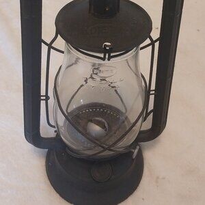 VINTAGE DIETZ MONARCH LANTERN